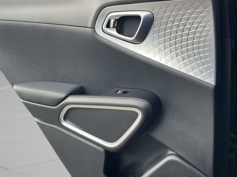 New 2025 Kia Soul LX image 17