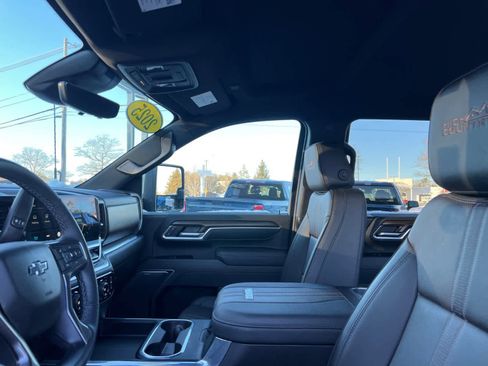 Certified 2025 Chevrolet Silverado 2500 High Country w/ Midnight Edition image 12