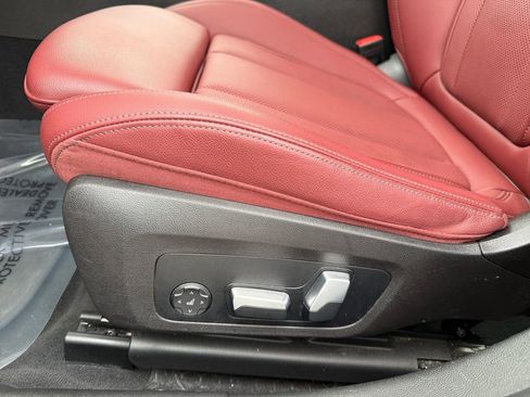 Used 2023 BMW 330i xDrive Sedan w/ Driving Assistance Package image 17