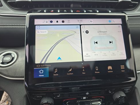 Used 2023 Jeep Grand Cherokee L Limited image 30