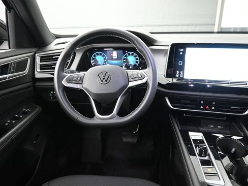 Used 2024 Volkswagen Atlas Cross Sport SE image 13