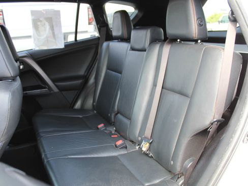 Used 2016 Toyota RAV4 SE FWD image 27