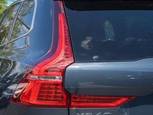 Used 2021 Volvo XC60 T5 Momentum w/ Advanced Package image 7