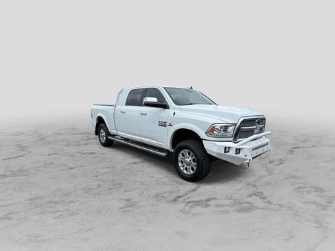 Used 2018 RAM 2500 Laramie w/ Convenience Group AWD/4WD image 2