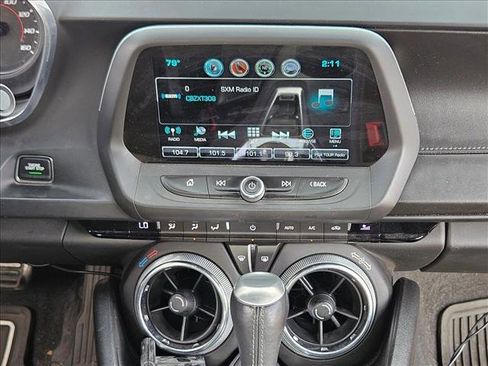 Used 2018 Chevrolet Camaro LT w/ Technology Package image 11