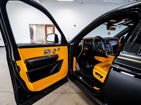 Used 2023 Rolls-Royce Cullinan image 41