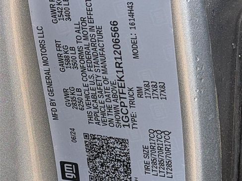 Used 2024 Chevrolet Colorado ZR2 w/ ZR2 Convenience Package III AWD/4WD image 12