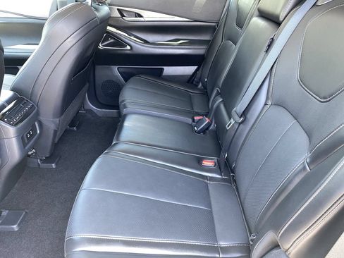 Certified 2026 INFINITI QX60 Luxe w/ Cargo Package FWD image 15