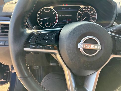 Used 2023 Nissan Altima 2.5 SR w/ SR Premium Package FWD image 16