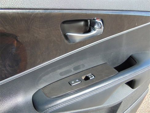 Used 2017 Kia Sorento LX image 26