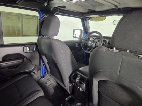 Used 2023 Jeep Gladiator Sport AWD/4WD image 27