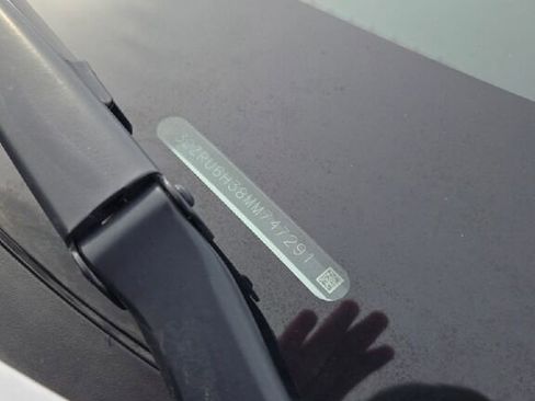 Used 2021 Honda HR-V LX image 32