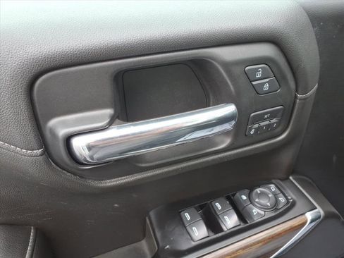 Used 2019 Chevrolet Silverado 1500 High Country image 14