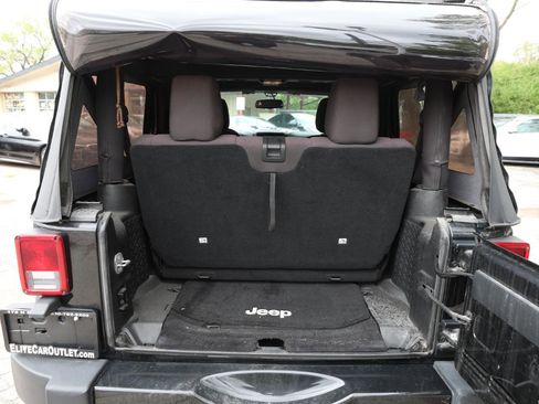 Used 2015 Jeep Wrangler Sport AWD/4WD image 12