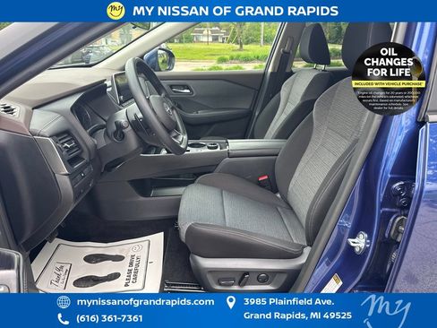 Used 2023 Nissan Rogue SV AWD/4WD image 10