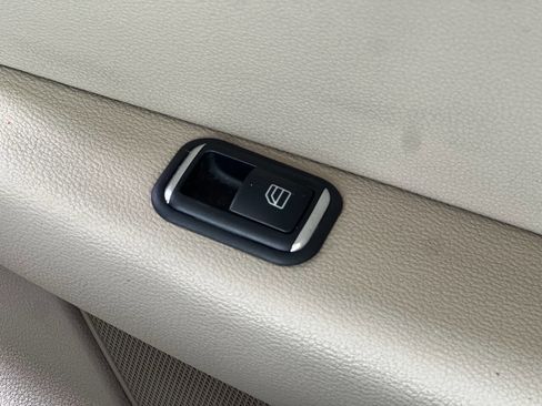 Used 2011 Mercedes-Benz E 350 Cabriolet image 18