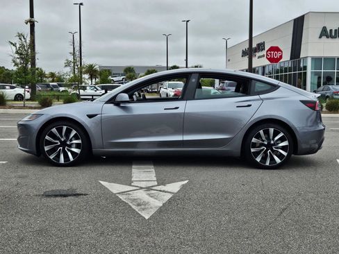 Used 2025 Tesla Model 3 Long Range AWD/4WD image 2