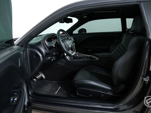 Used 2022 Dodge Challenger SRT Hellcat w/ Plus Package image 40