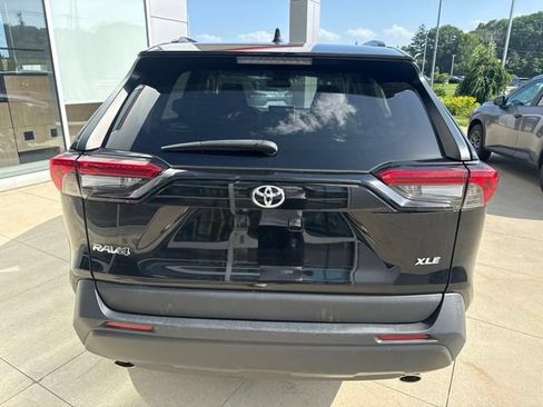Used 2023 Toyota RAV4 XLE FWD image 6