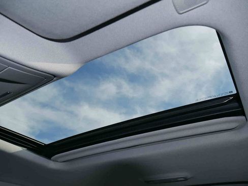 Used 2017 GMC Sierra 1500 SLT w/ SLT Premium Package image 38