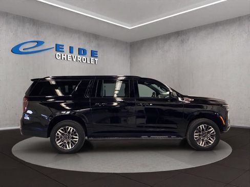 Used 2026 Chevrolet Suburban Z71 AWD/4WD image 15