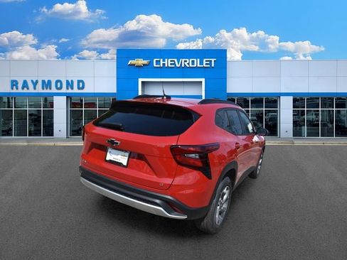 New 2026 Chevrolet Trax LT w/ LT Convenience Package FWD image 4
