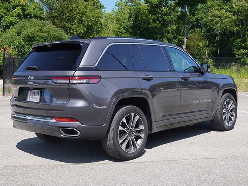 Used 2023 Jeep Grand Cherokee Overland w/ Luxury Tech Group IV AWD/4WD image 15