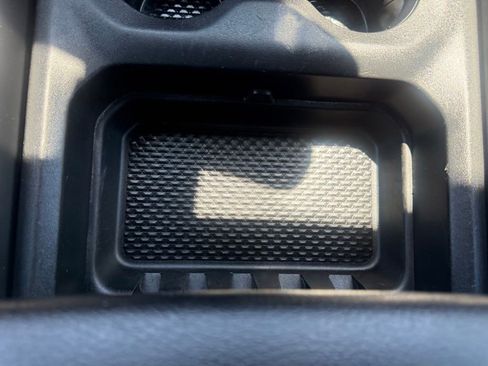 Used 2019 RAM 1500 Laramie AWD/4WD image 25