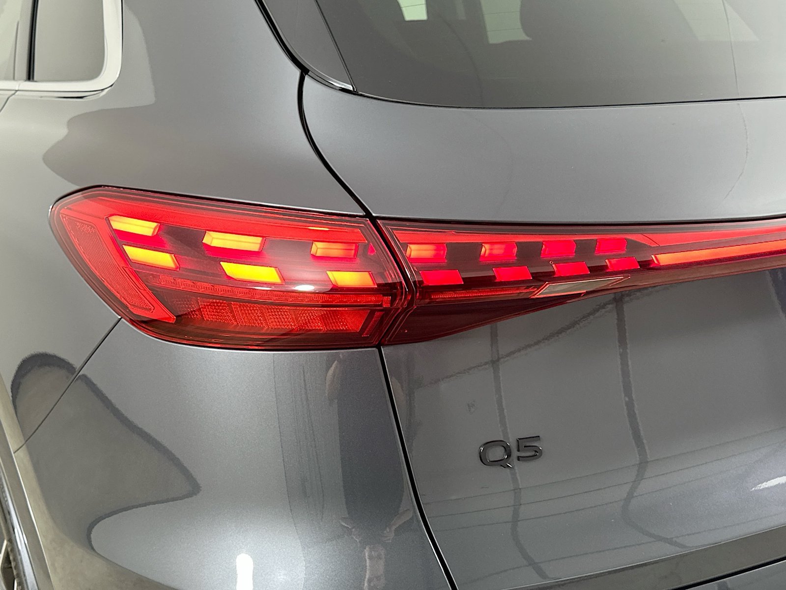 Used 2025 Audi Q5 Premium w/ Premium Plus AWD/4WD image 12