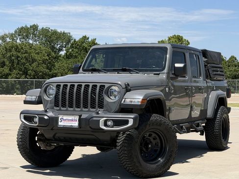 Used 2021 Jeep Gladiator Sport AWD/4WD image 2