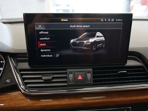Used 2023 Audi Q5 2.0T Premium AWD/4WD image 38
