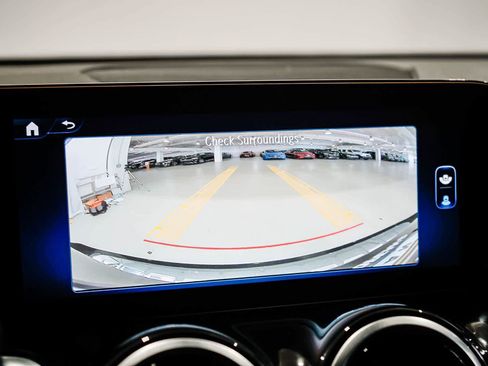 Used 2026 Mercedes-Benz GLB 250 image 24