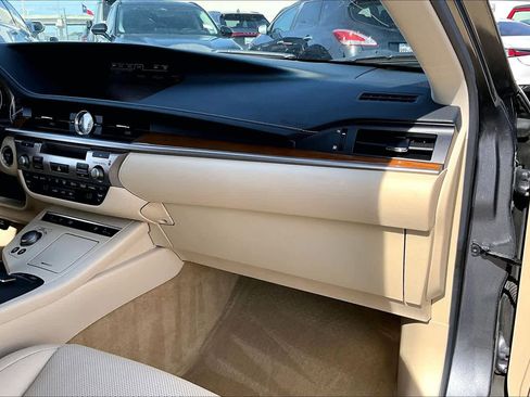 Used 2014 Lexus ES 300h Hybrid image 15