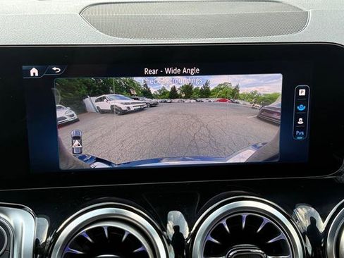 Used 2024 Mercedes-Benz GLB 250 image 34