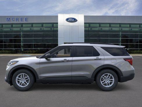 New 2026 Ford Explorer Active RWD image 3