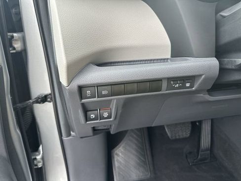 Used 2024 Toyota Sienna XLE image 16