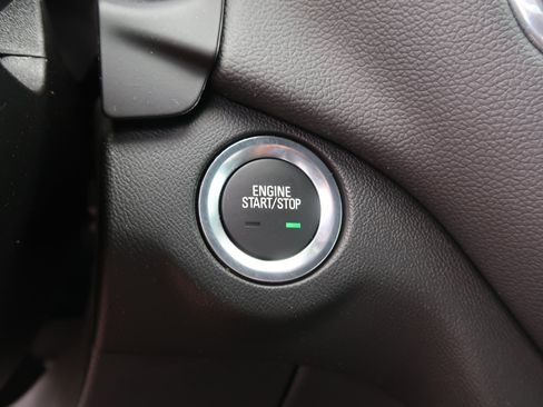 Used 2023 Chevrolet Equinox LT FWD image 32
