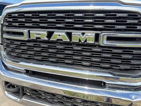 Used 2022 RAM 2500 Big Horn AWD/4WD image 39