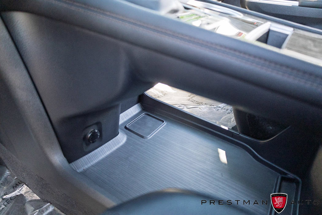 Used 2025 Toyota Sienna Platinum AWD/4WD image 33