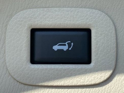 Used 2024 INFINITI QX80 Sensory w/ Cargo Package AWD/4WD image 7