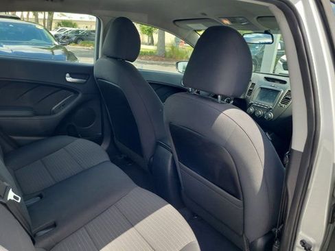 Used 2018 Kia Forte LX w/ LX Popular Package FWD image 9