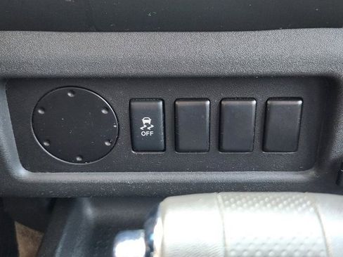 Used 2012 Nissan Xterra X image 17