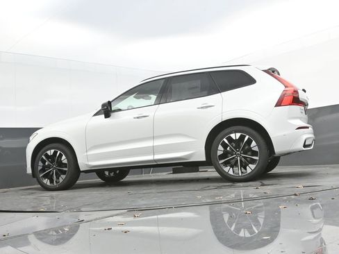 New 2026 Volvo XC60 B5 Plus w/ Protection Package Premier AWD/4WD image 31