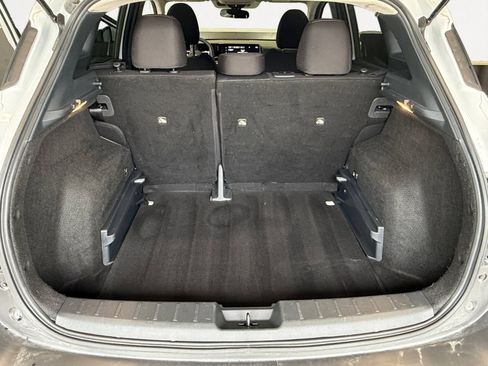 Used 2025 Nissan Kicks SV FWD image 13