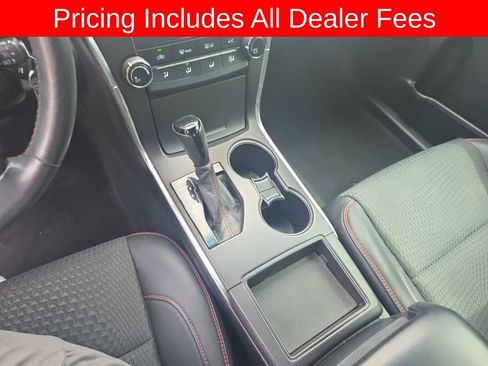 Used 2015 Toyota Camry SE FWD image 7