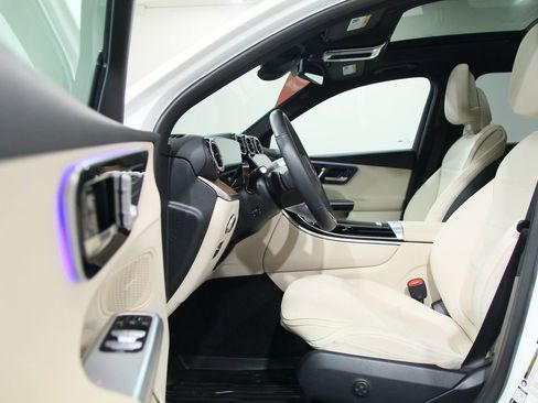 Certified 2026 Mercedes-Benz GLC 300 4MATIC image 5