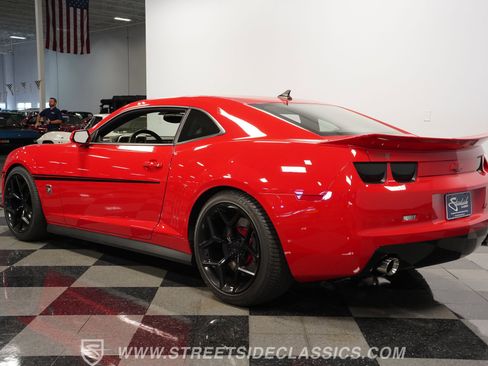 Used 2010 Chevrolet Camaro SS w/ RS Package image 9