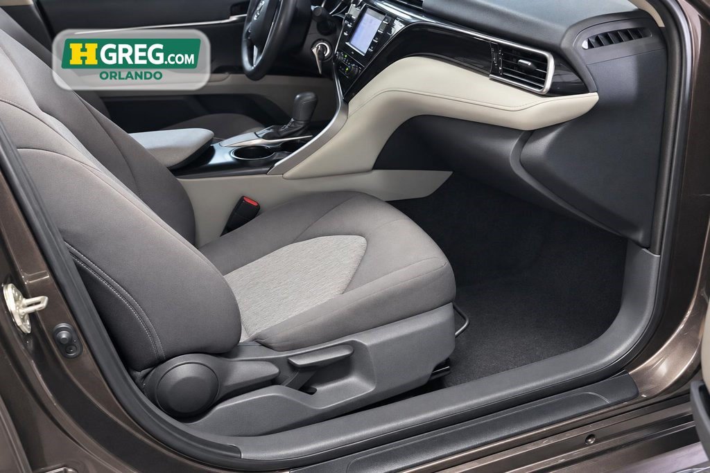 Used 2020 Toyota Camry LE FWD image 14