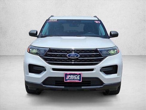 Used 2021 Ford Explorer XLT RWD image 2