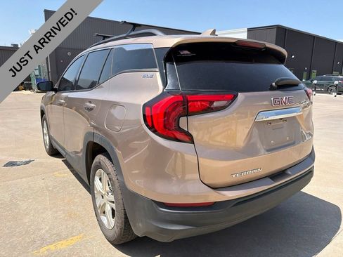 Used 2018 GMC Terrain SLE w/ Driver Convenience Package FWD image 7
